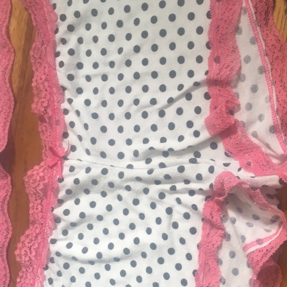 Sleepware - Picture 3 of 3